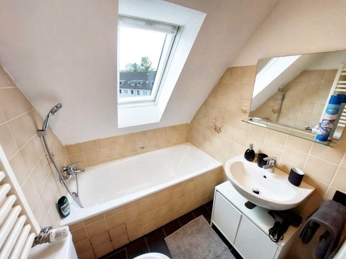 Cozy Apartment With Garden In Гельзенкирхен Экстерьер фото