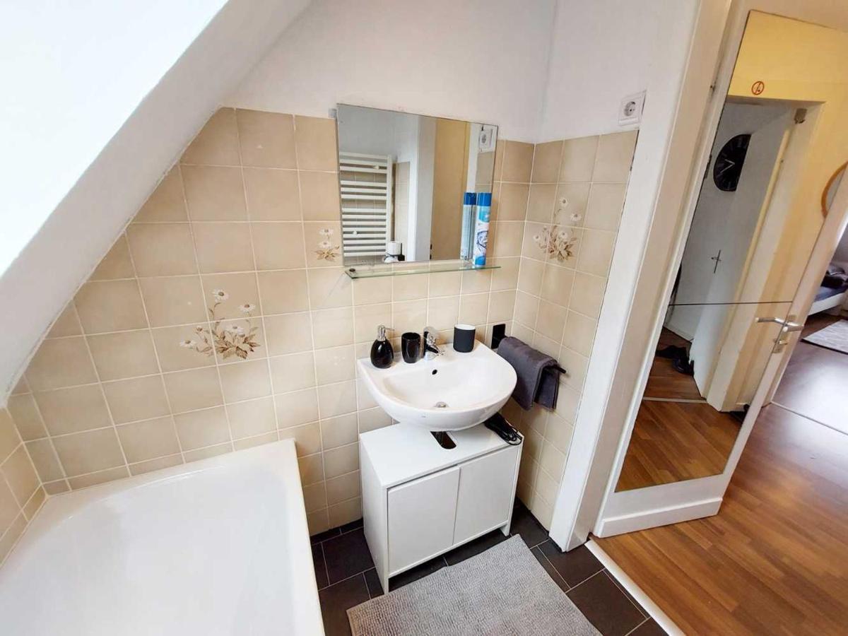 Cozy Apartment With Garden In Гельзенкирхен Экстерьер фото