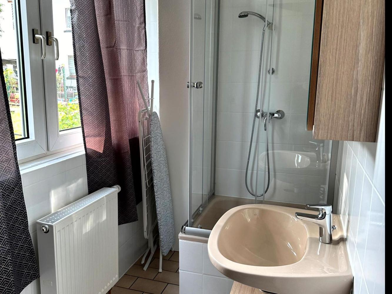 Cozy Apartment With Garden In Гельзенкирхен Экстерьер фото